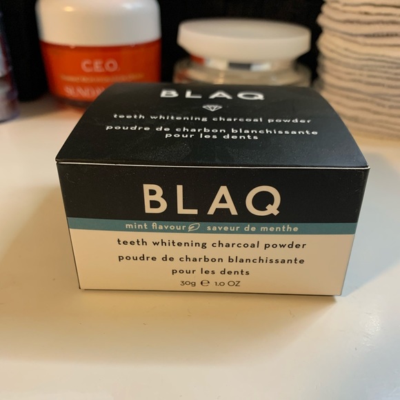 BLAQ Teeth Whitening Charcoal Powder - Picture 1 of 2